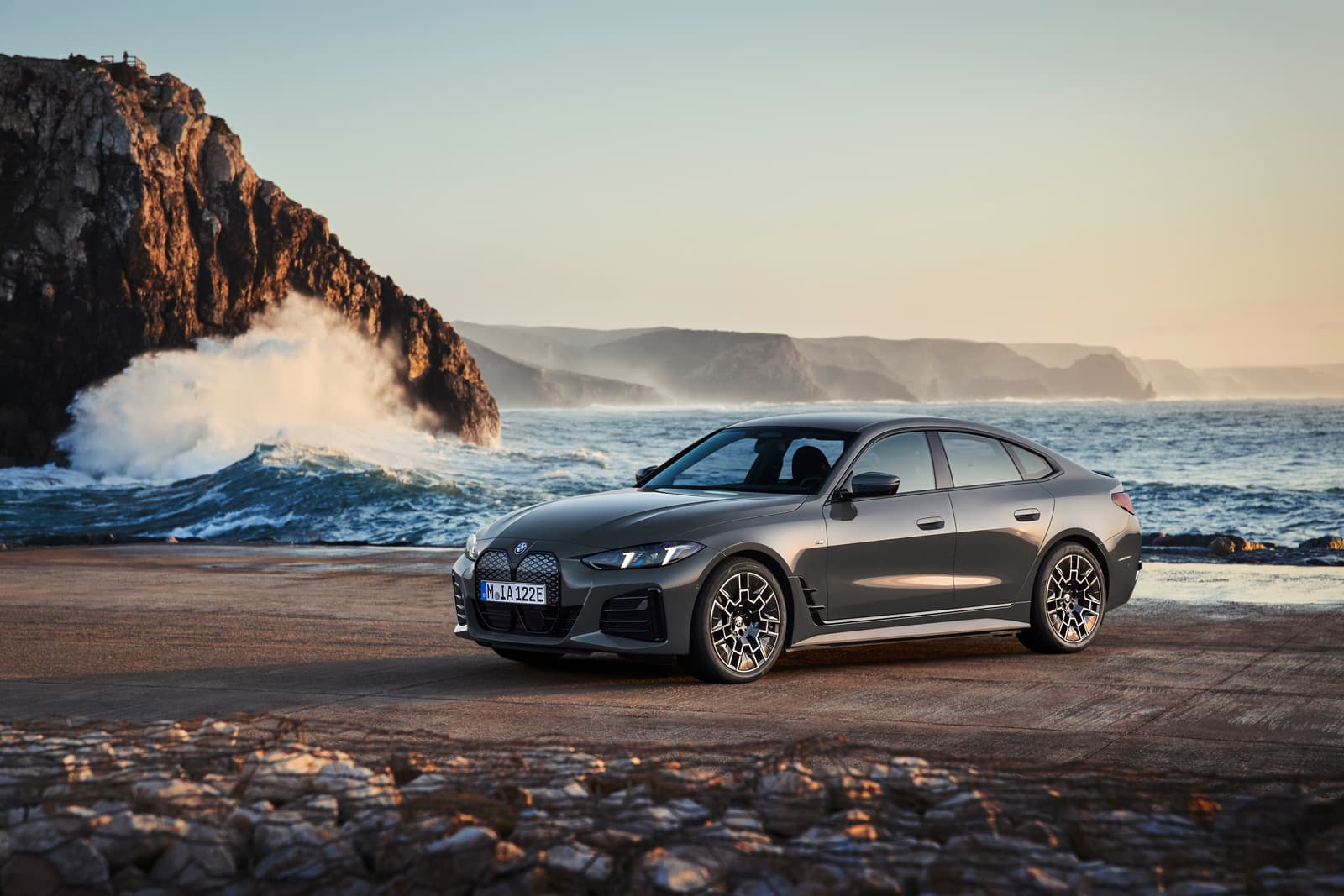 2026 BMW i4: Up to 593 hp, 613 km WLTP, 205 kW Charging