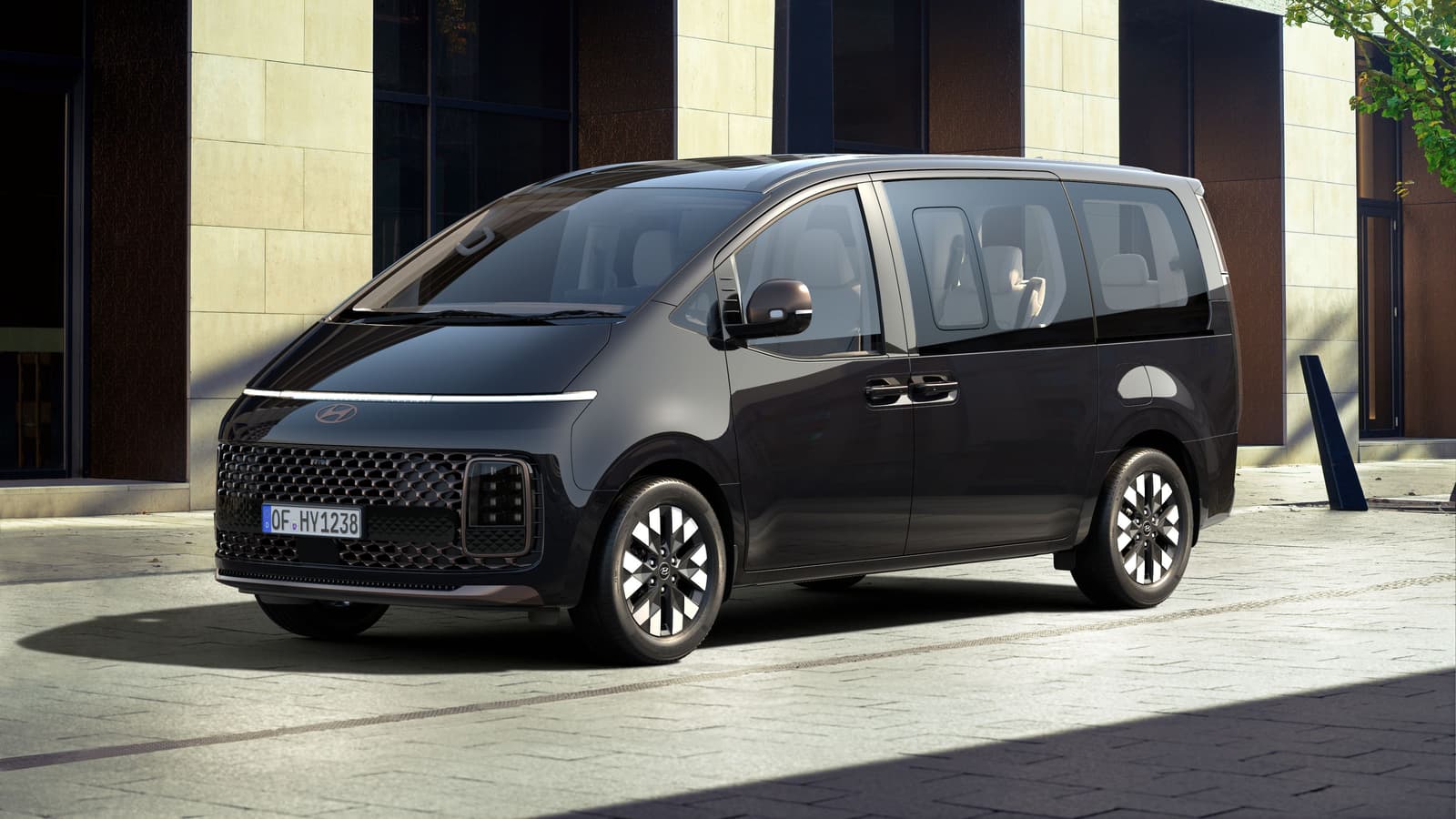 2026 Hyundai Staria Hybrid: 242 hp Full-Hybrid MPV With Up to 11 Seats