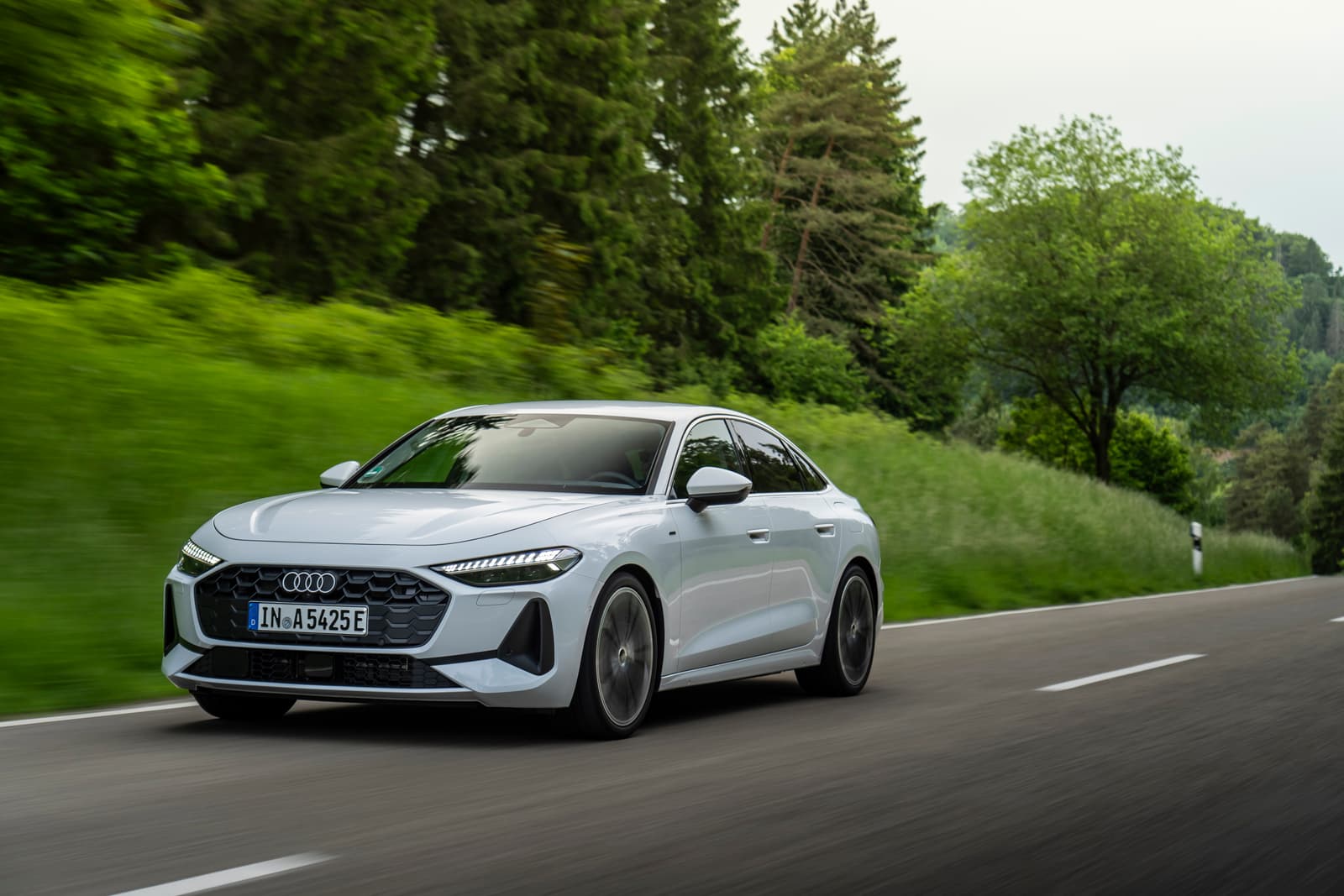 2027 Audi A5 e-hybrid: Up to 362 hp PHEV, 121 km EV, From EUR 65,100