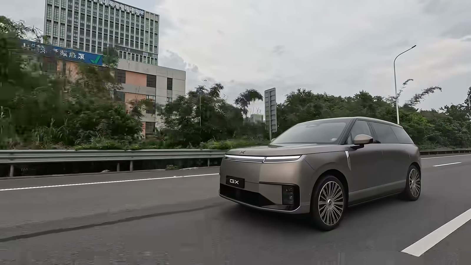 2026 XPeng GX Road Test: Six-Seater With Steer-by-Wire on the Flagship, Up to 1,585 km, From $42,000 - View 2