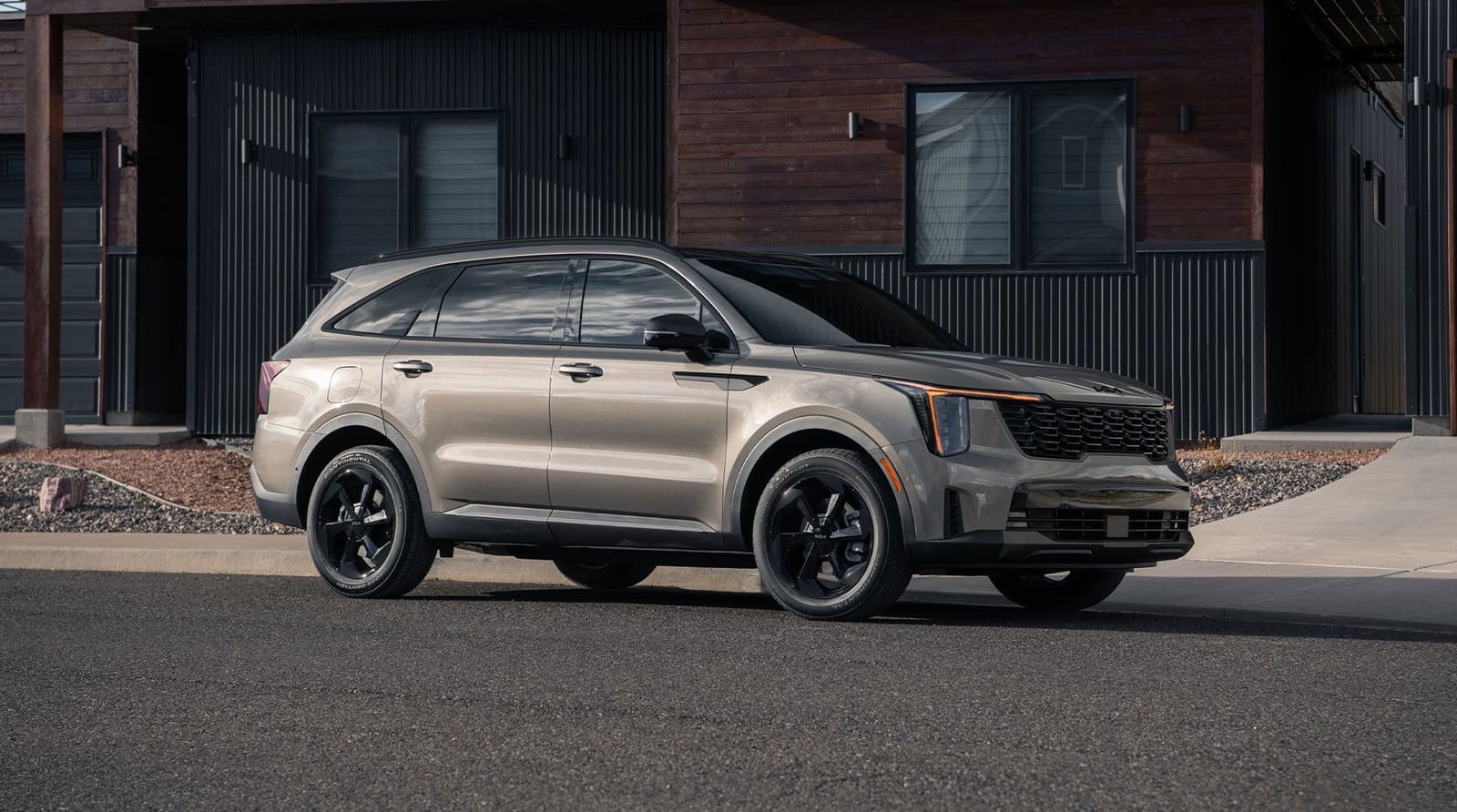 2027 Kia Sorento Hybrid: HEV From $39,090, PHEV 31 Miles EV - View 2