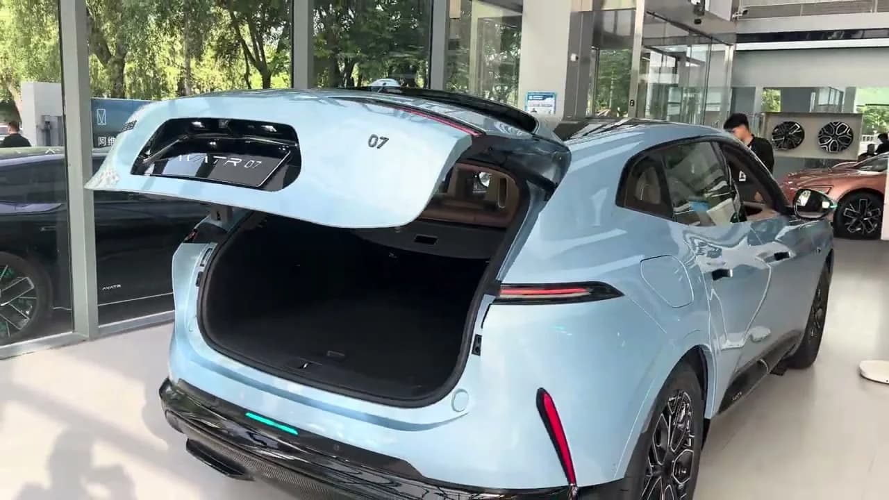 2026 AVATR 07 REV: Official Price Now $32,300-$39,700, 1,200 km Range - View 2