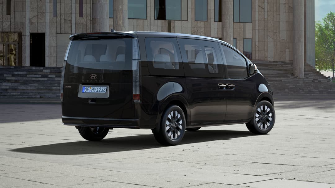 2026 Hyundai Staria Hybrid: 242 hp Full-Hybrid MPV With Up to 11 Seats