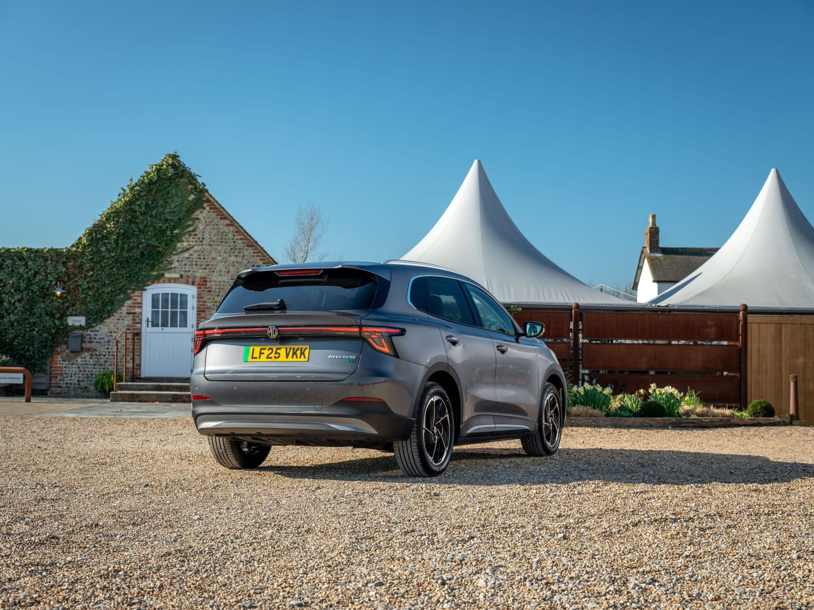 2026 MG S5 EV: 340-480 km WLTP, 125-170 kW, From £28,995 - View 2