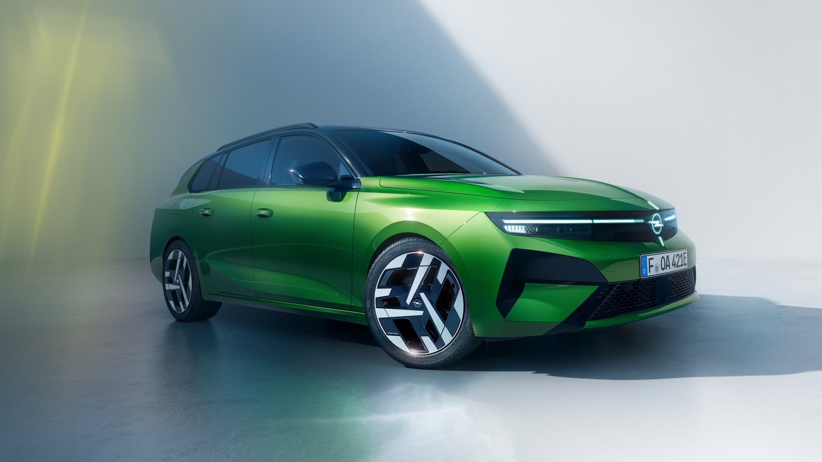 2026 Opel Astra Electric: Up to 454 km WLTP, From EUR 36,490 With New Start Trim - View 2