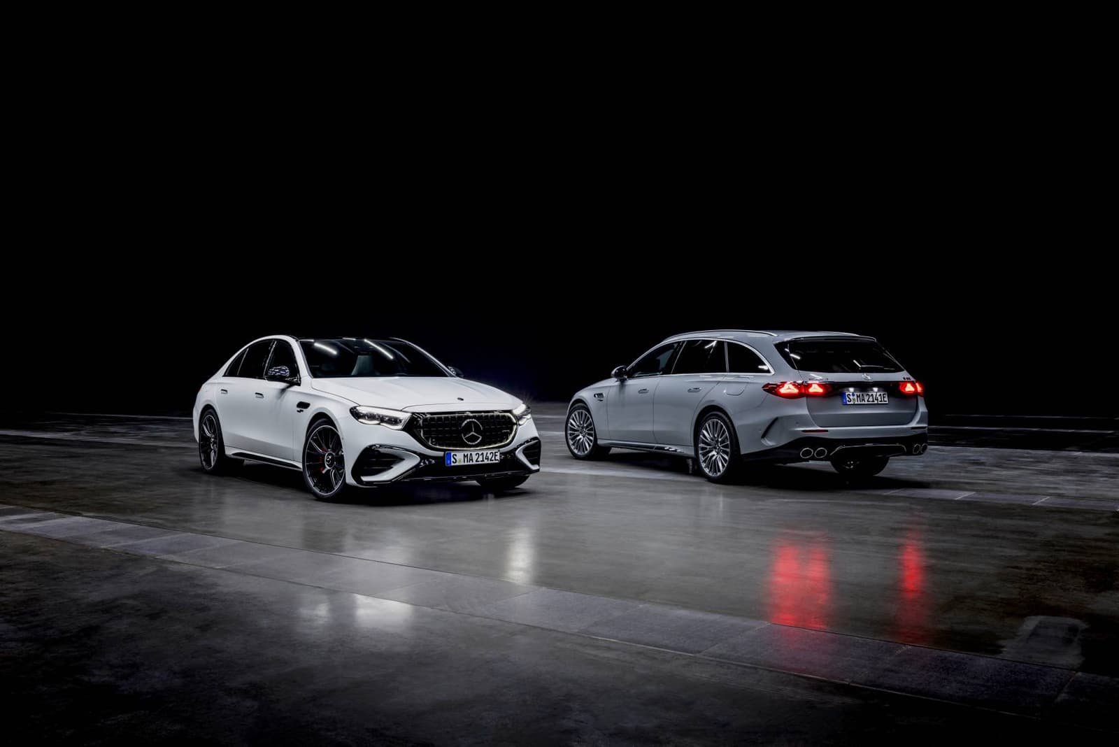 2027 Mercedes-Benz E-Class PHEV: 309 to 577 hp, Up to 106 km Electric - View 3