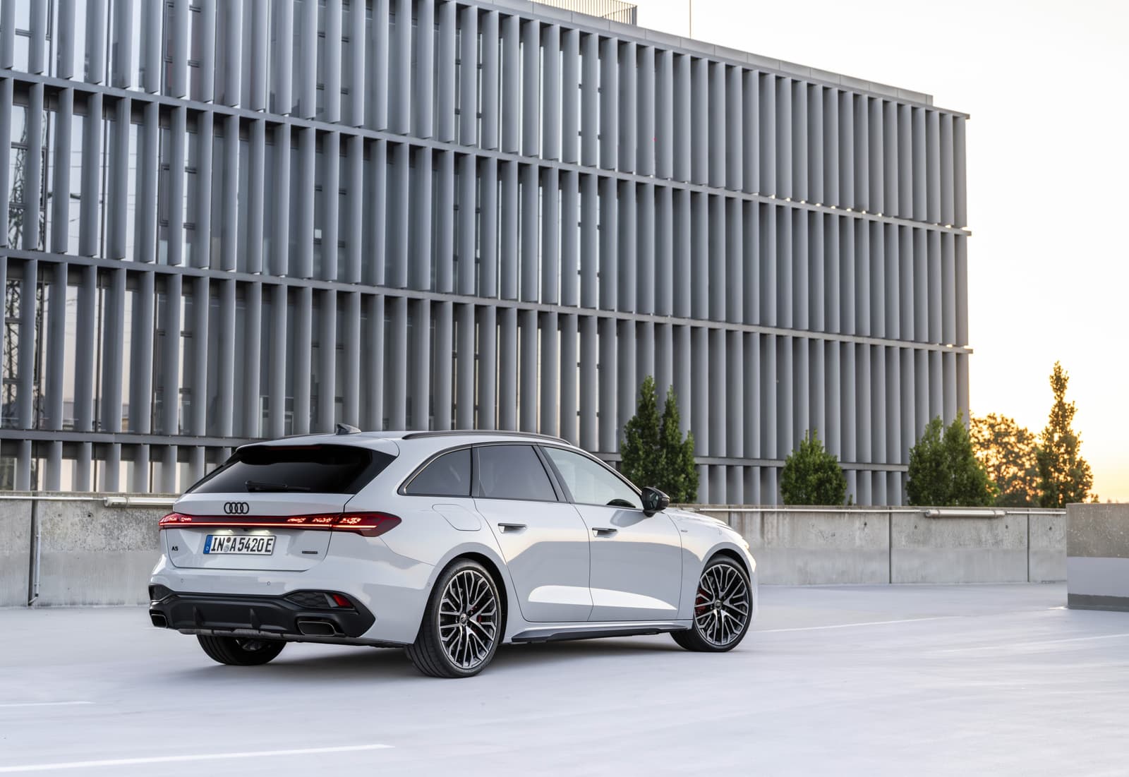 2027 Audi A5 e-hybrid: Up to 362 hp PHEV, 121 km EV, From EUR 65,100 - View 3