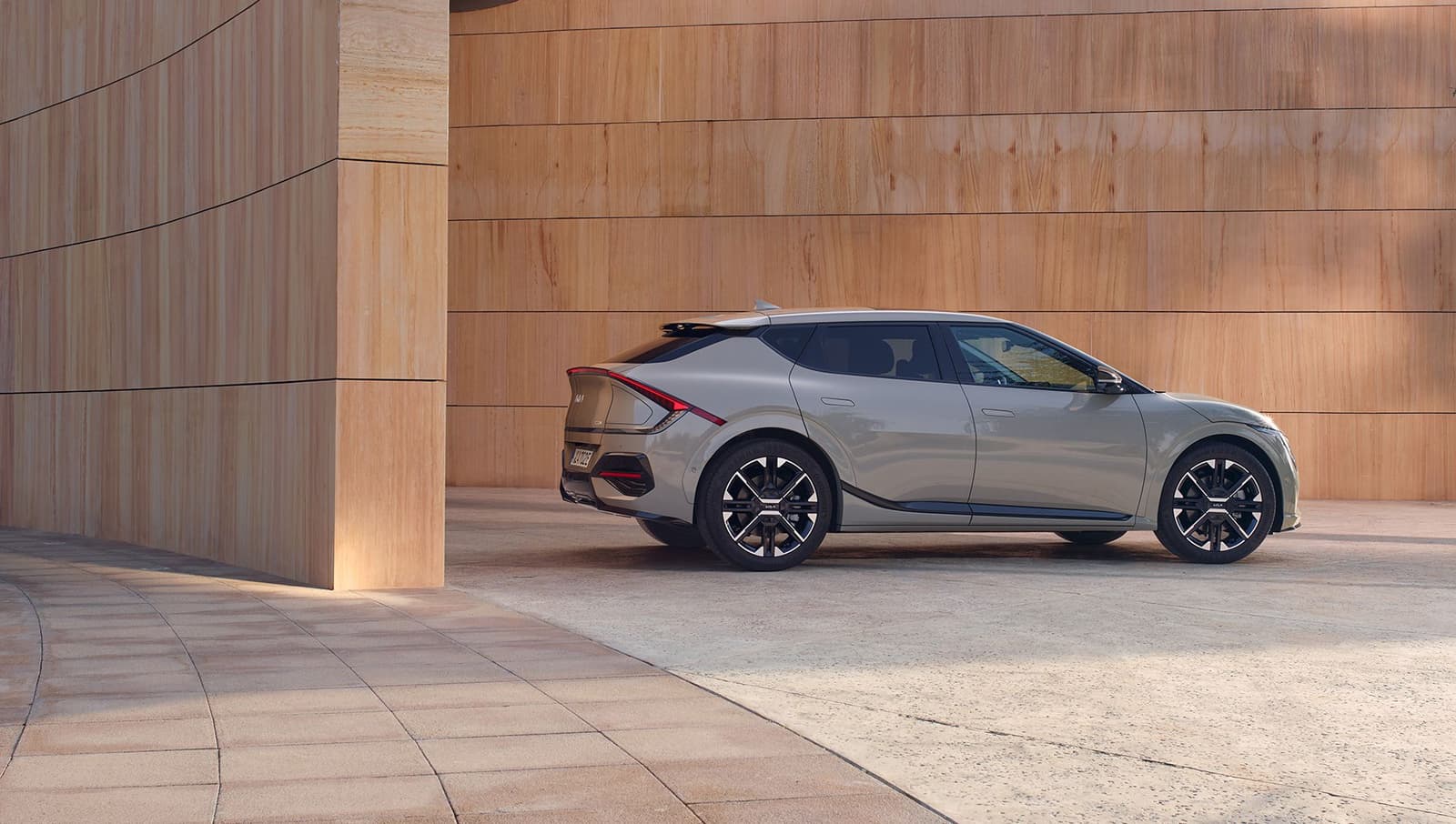 2027 Kia EV6: Up to 582 km WLTP, 84 kWh Battery, GT Reaches 641 hp With Launch Control - View 3