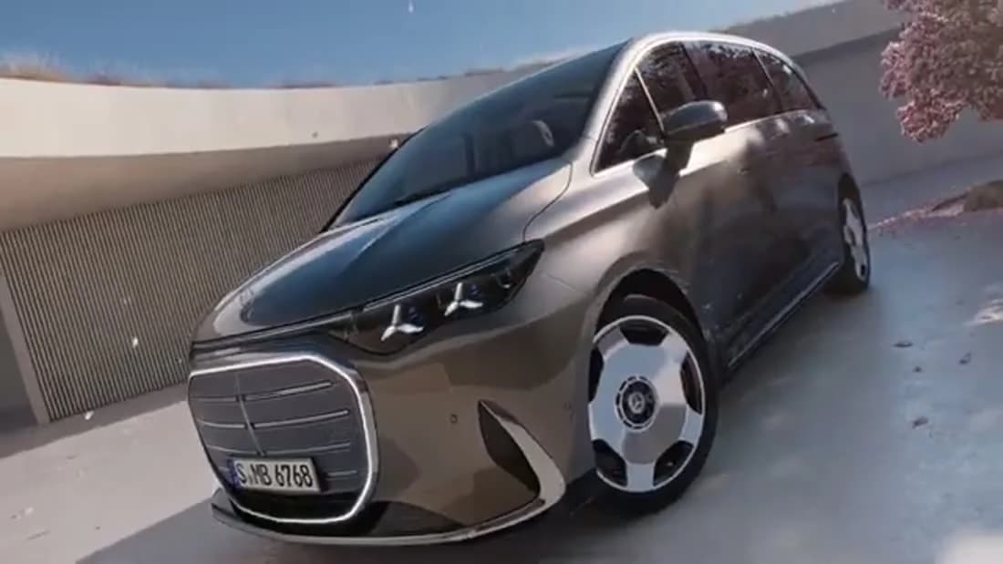 Mercedes-Benz VLE: An Electric Luxury Van With Up To 700 km Range, 800V Charging And A 31-Inch 8K Rear Screen - View 3