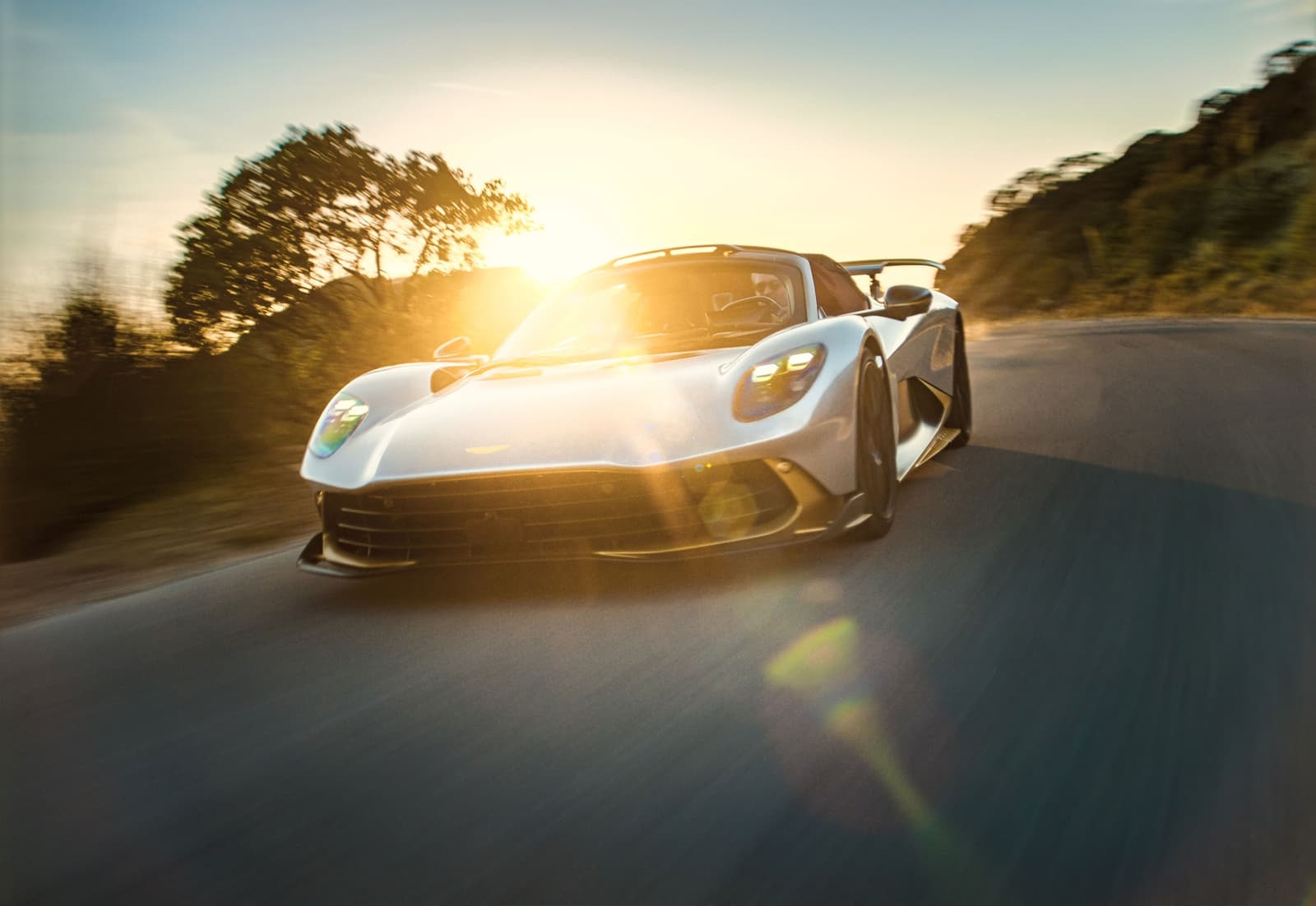 2027 Aston Martin Valhalla Spider: 1,064 hp PHEV Open-Top Hypercar, 217 mph - View 3