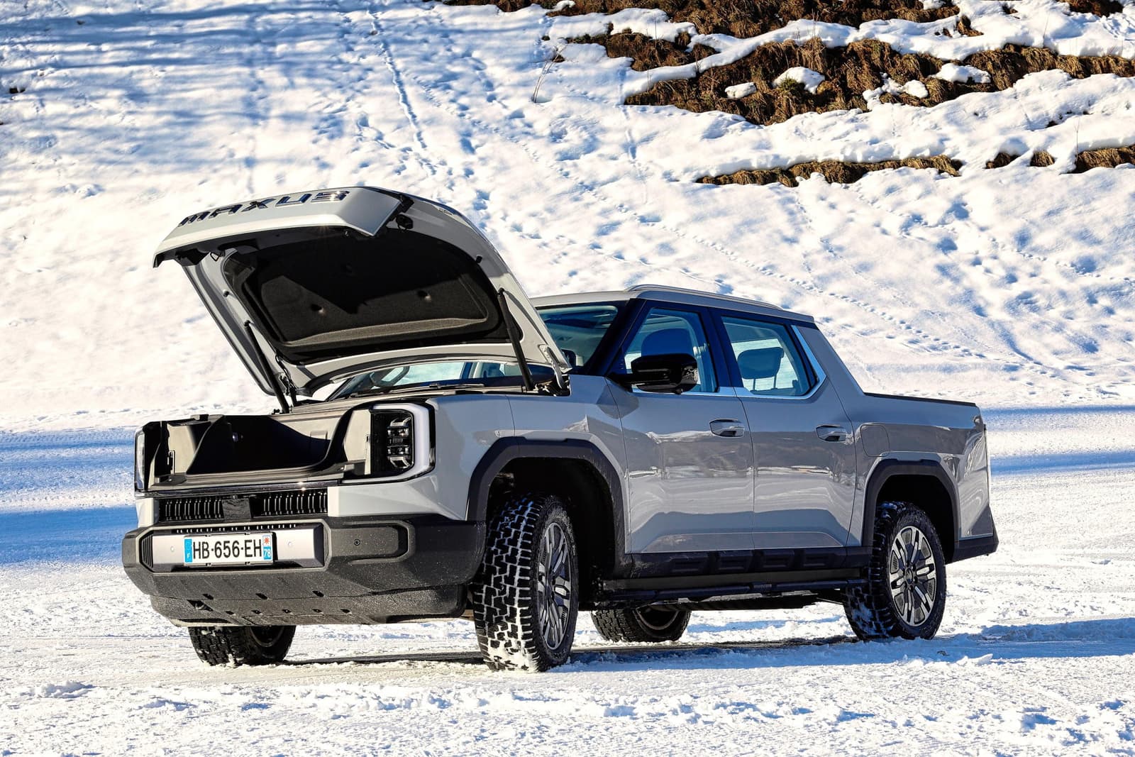 2026 Maxus eTerron 9: 436 hp Electric 4x4 Pickup, 430 km WLTP - View 3