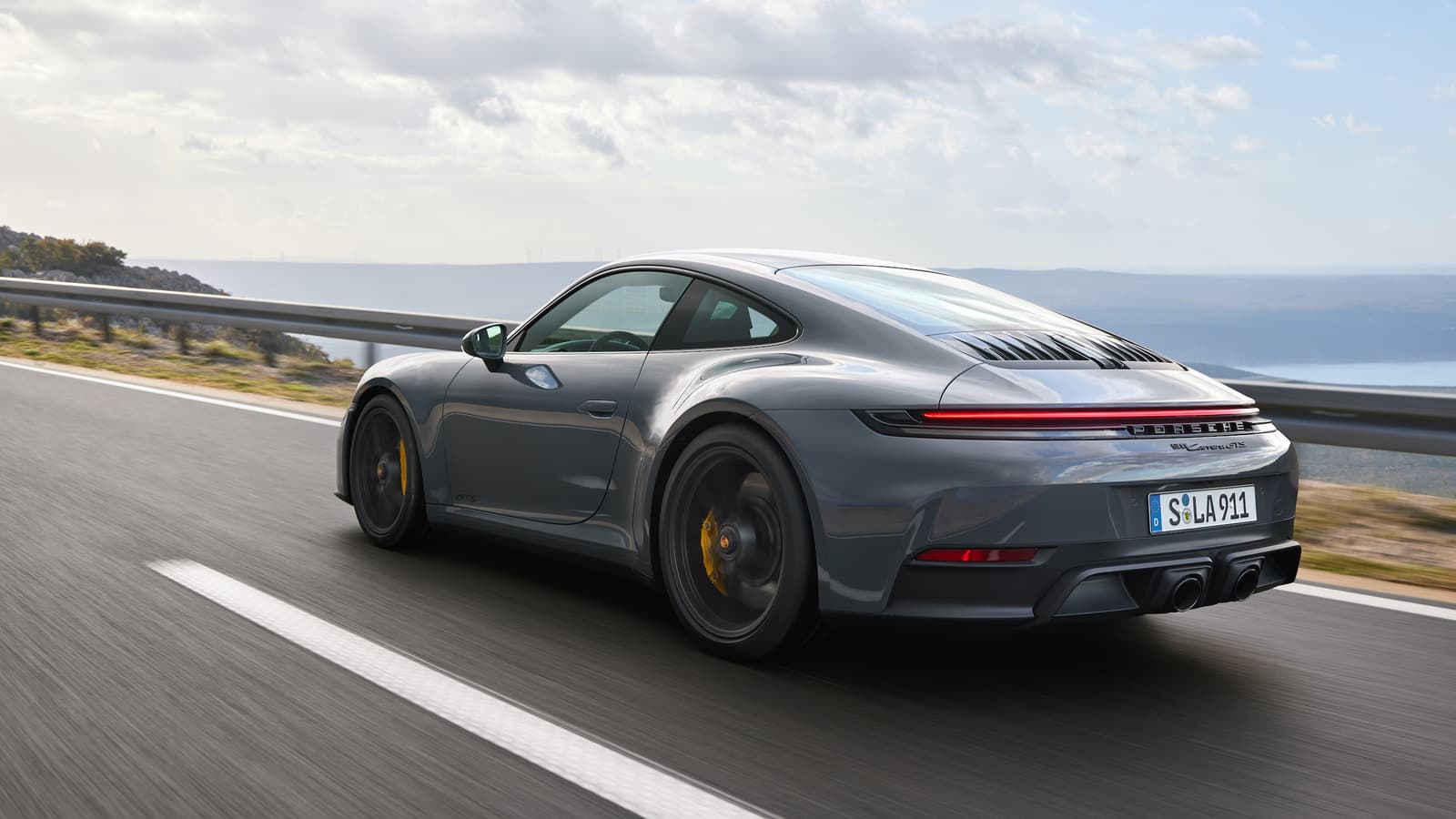 2027 Porsche 911 Carrera GTS: 534 hp T-Hybrid, From EUR 177,100 - View 3
