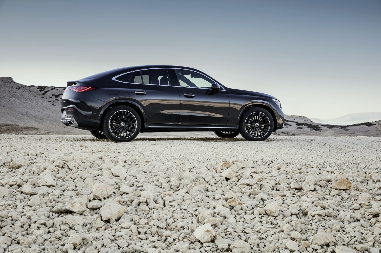 2026 Mercedes-Benz GLC Coupe PHEV: Up to 376 hp, 128 km WLTP EV Range - View 3