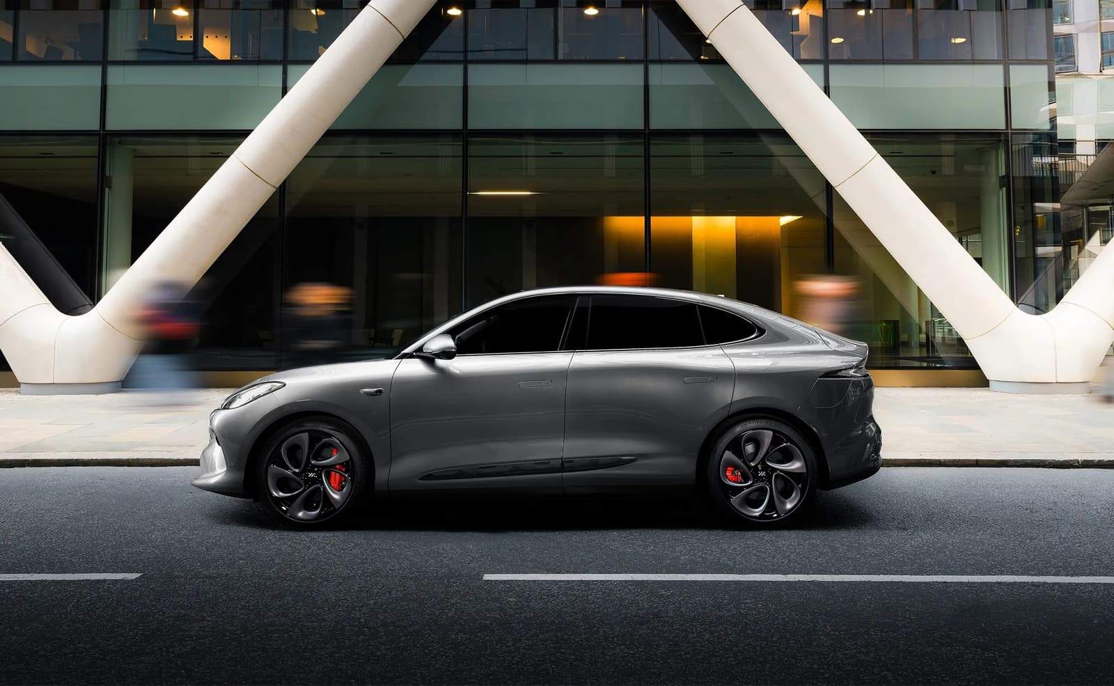 2026 MG IM6: Up to 741 hp, 396 kW Charging, 625 km WLTP Range - View 3