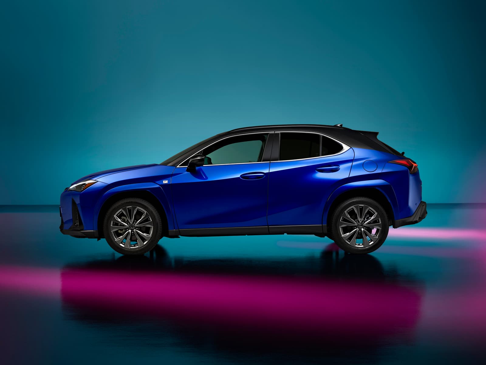 2026 Lexus UX 300h: 196 hp Full Hybrid, Production Ends February 2027 - View 3