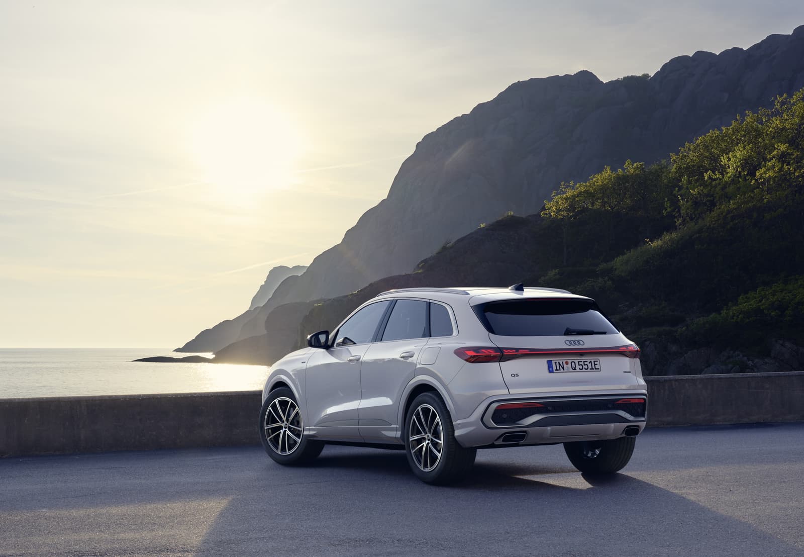 2027 Audi Q5 e-hybrid: 220-270 kW PHEV, Up to 107 km EV, From EUR 65,500 - View 3