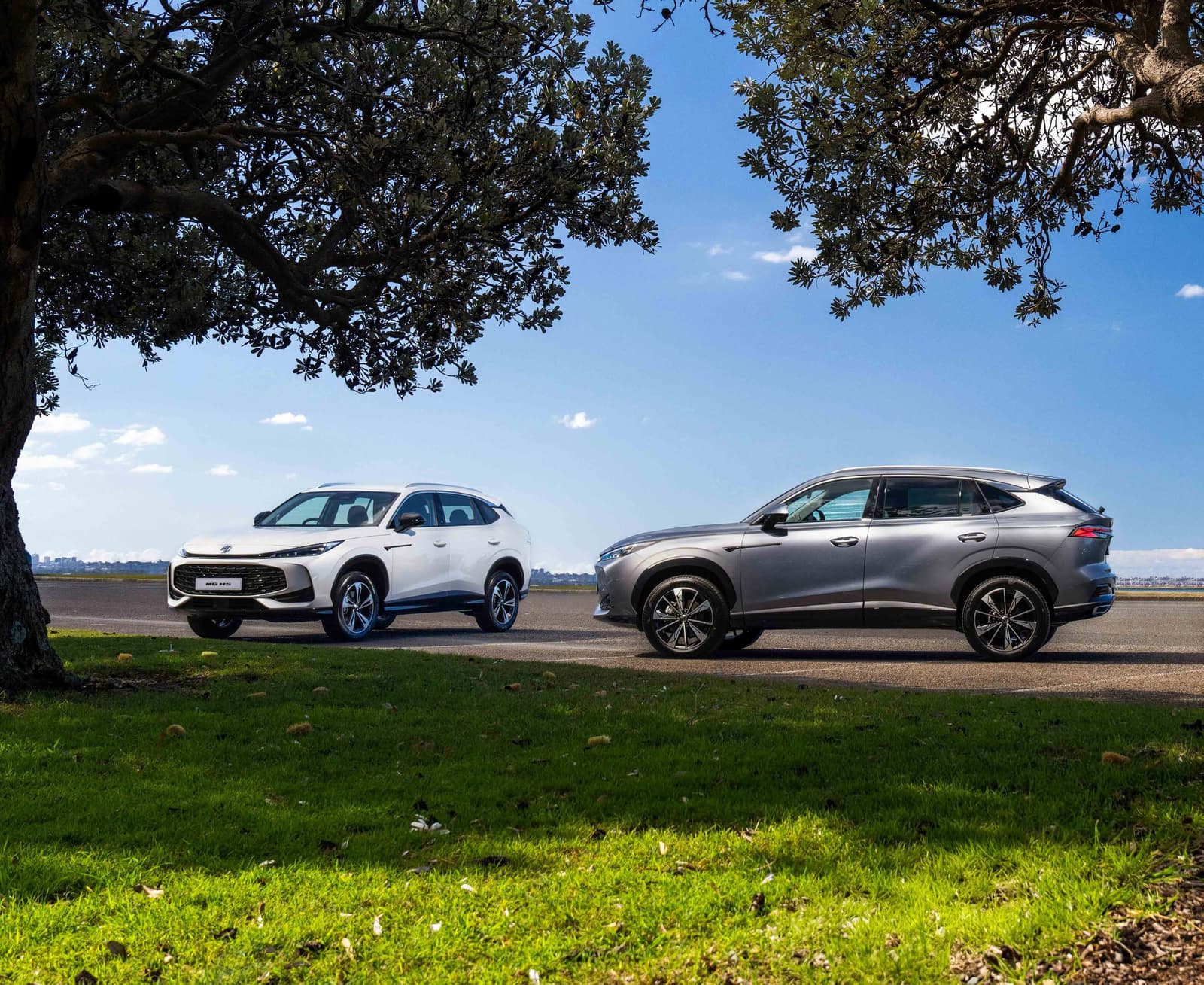 2026 MG HS: 224 PS Hybrid+ HEV, 24.7 kWh PHEV, From £30,495 - View 3