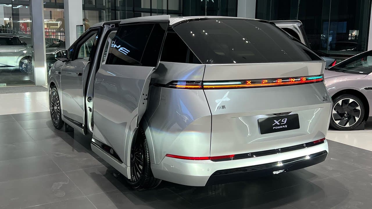 XPENG X9 EREV 7