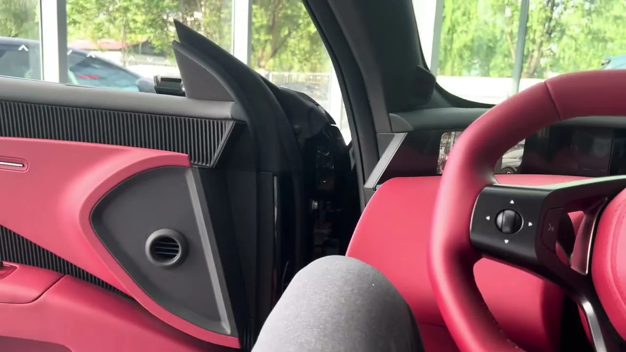 2026 AVATR 12 REV: 310 hp Range-Extender Liftback With 1,270 km Range