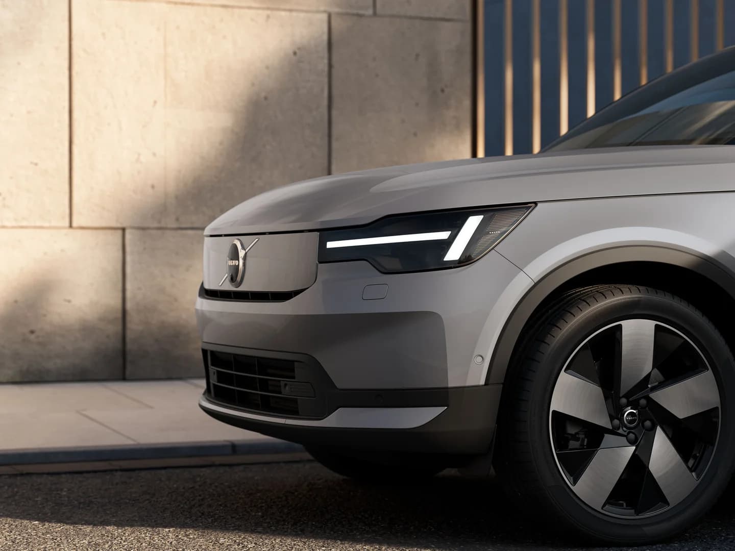 2027 Volvo EX40 Facelift: Up to 436 hp, 573 km WLTP, From EUR 47,490