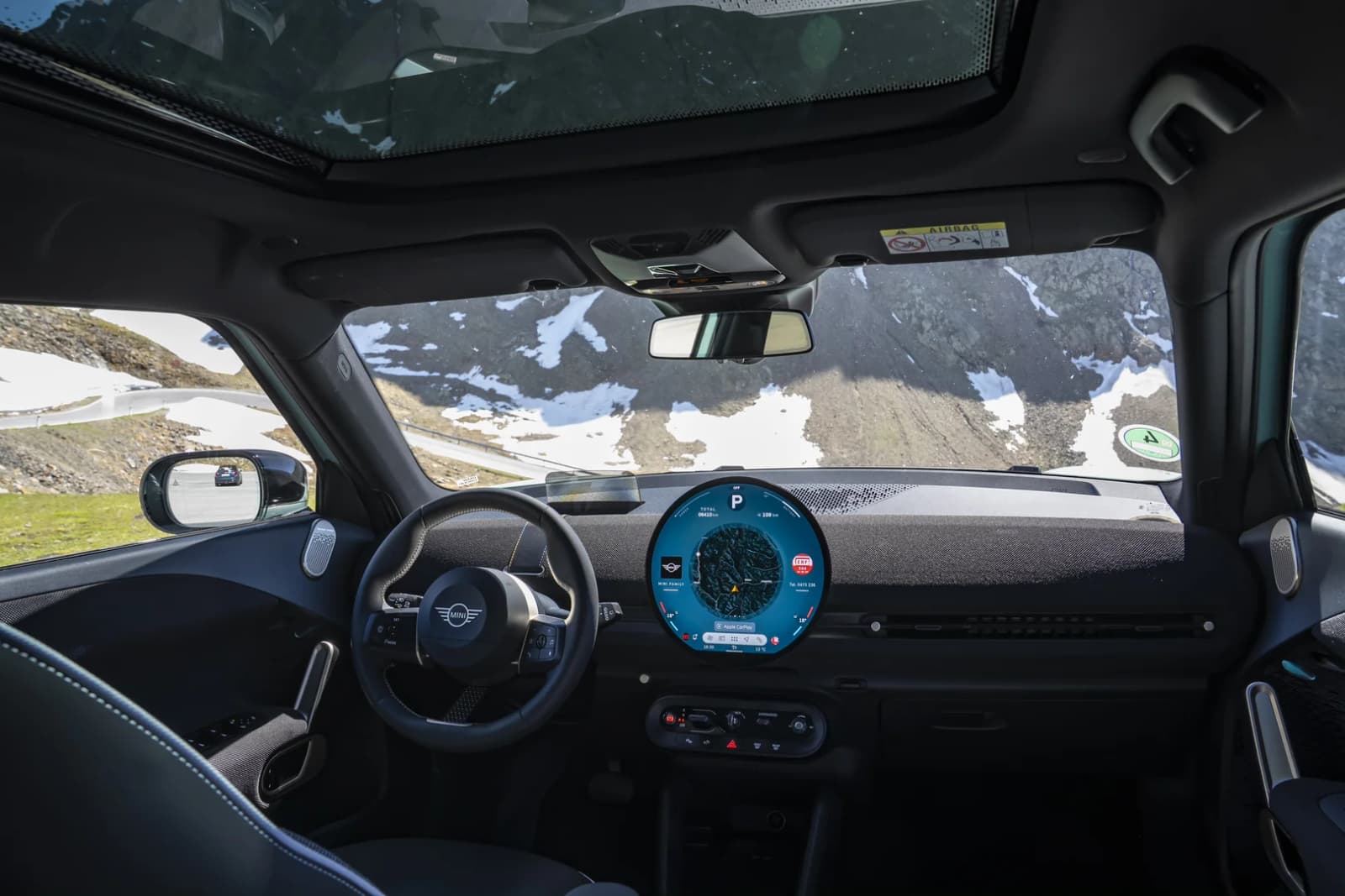2026 MINI Aceman SE: Ocean Wave Green Launch, 218 HP, 405km Range