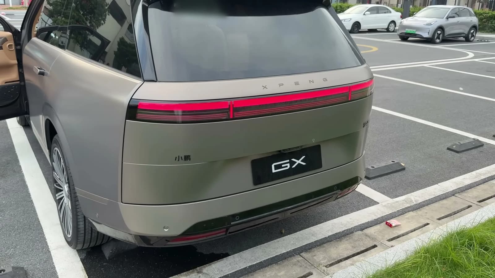 2026 XPeng GX Road Test: Six-Seater With Steer-by-Wire on the Flagship, Up to 1,585 km, From $42,000