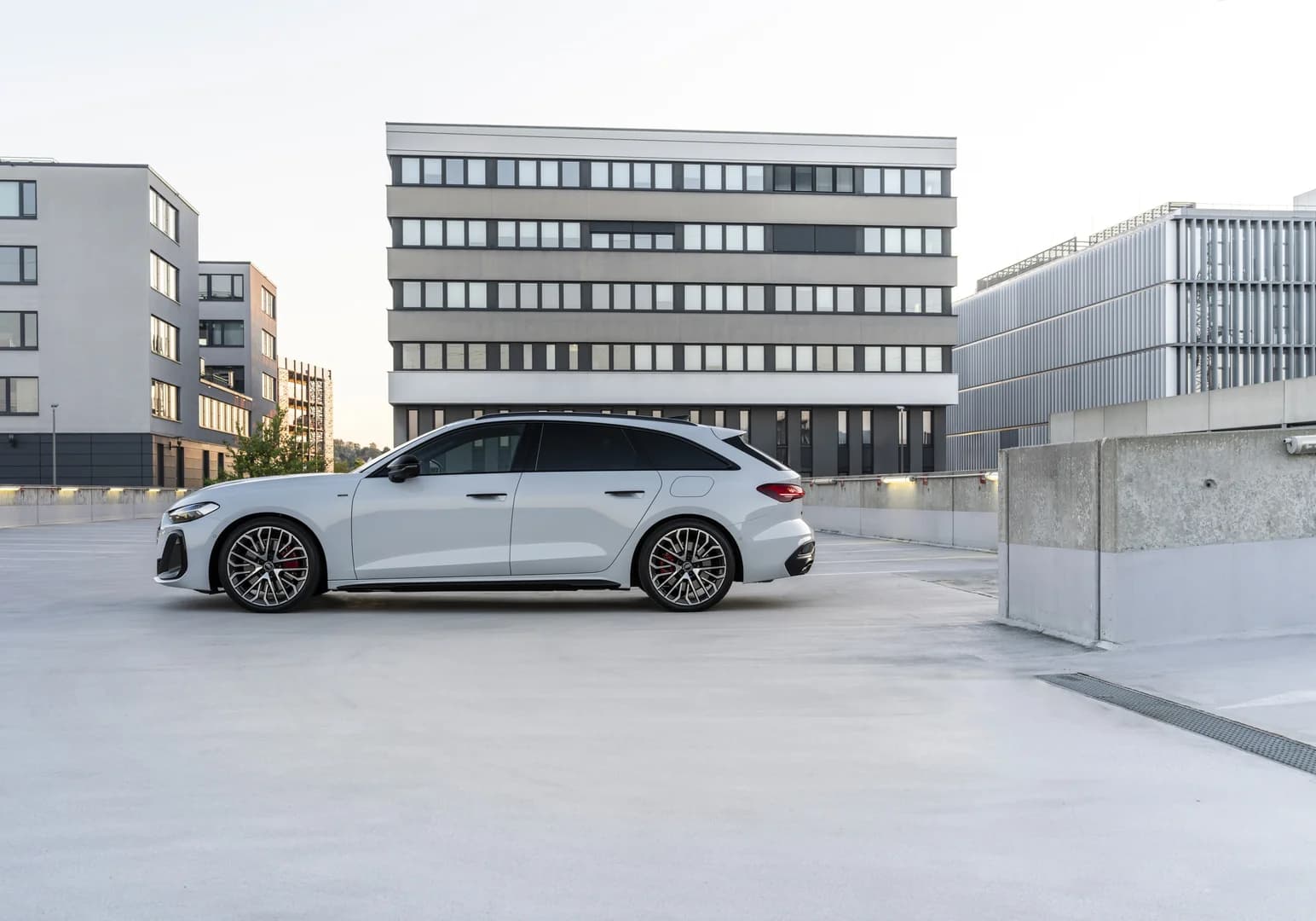 2027 Audi A5 e-hybrid: Up to 362 hp PHEV, 121 km EV, From EUR 65,100