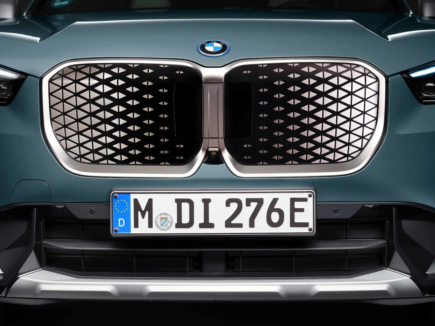2026 BMW iX1: SiC Inverter Lifts Range to 514 km, From EUR 49,400