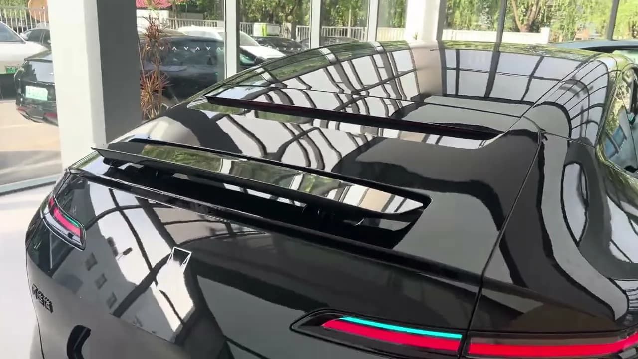 2026 AVATR 12 REV: 310 hp Range-Extender Liftback With 1,270 km Range