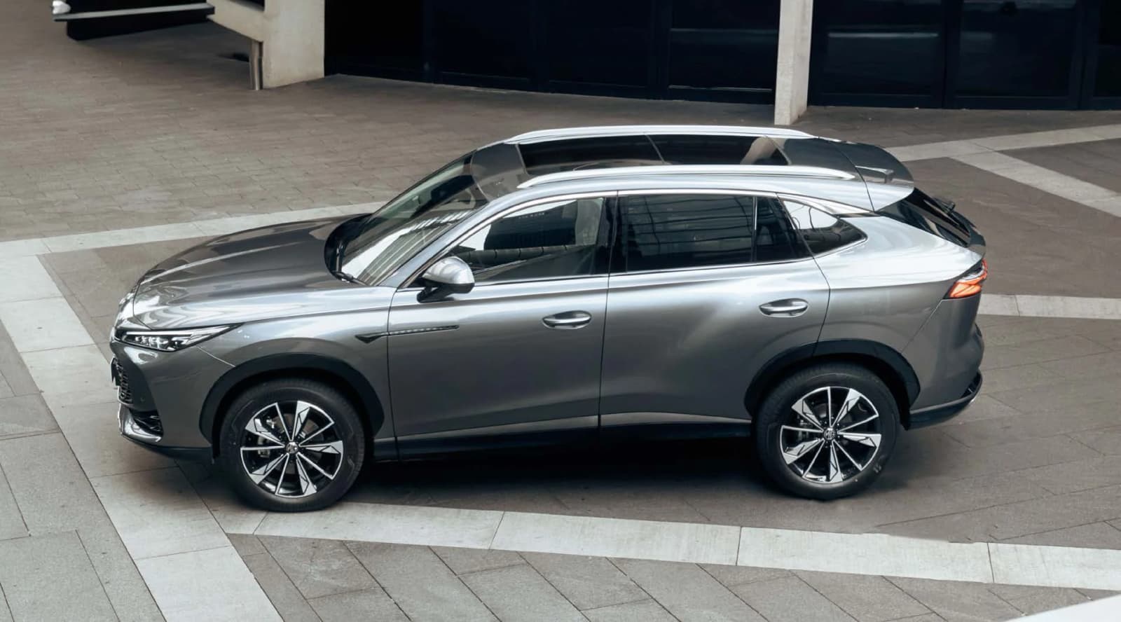 2026 MG HS: 224 PS Hybrid+ HEV, 24.7 kWh PHEV, From £30,495