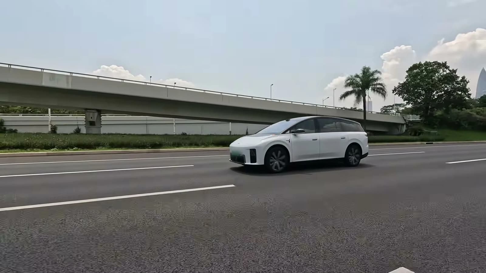 2026 Li Auto i9 Review: Rationality Beats Design, Says Gilevich