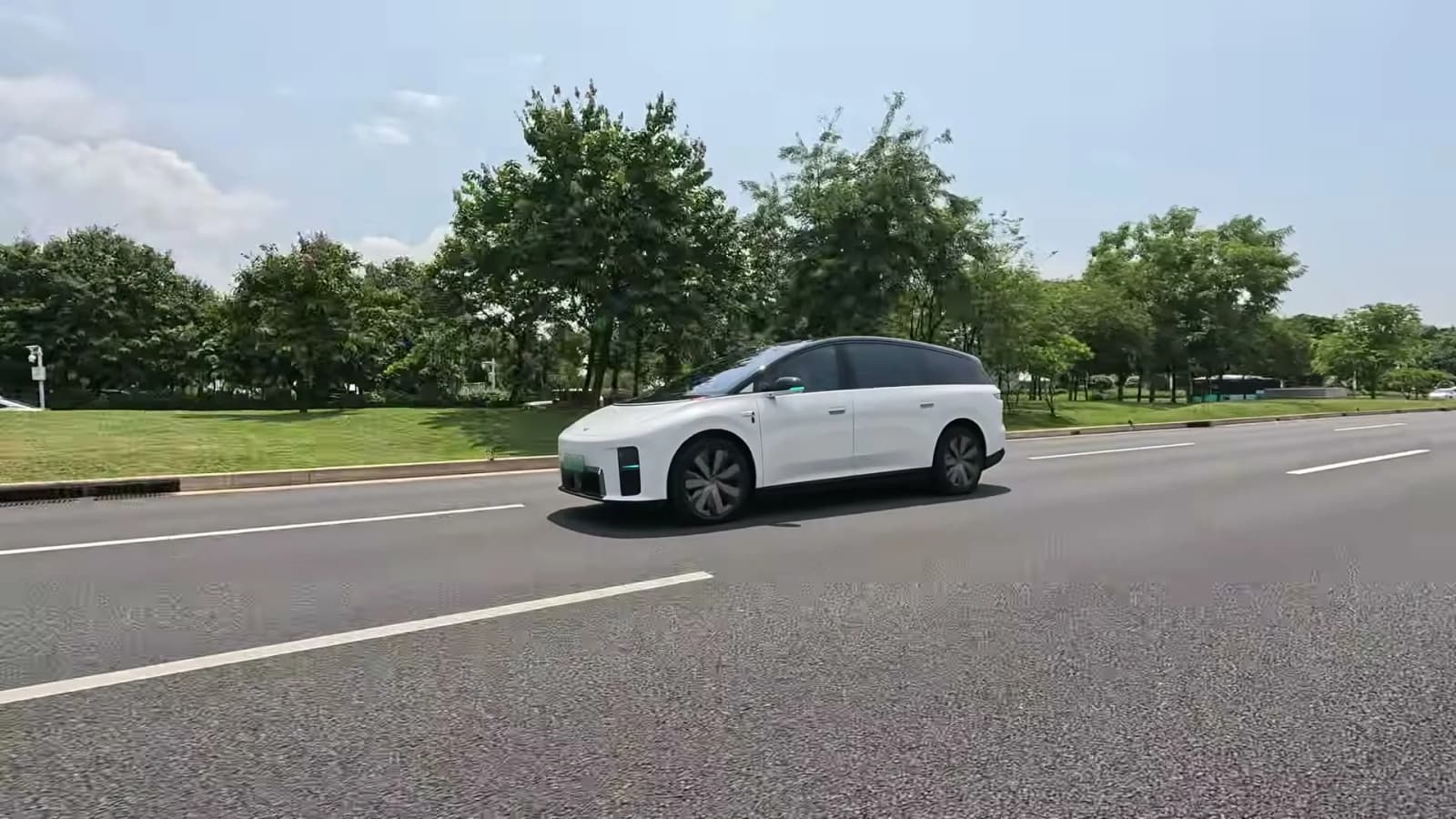 2026 Li Auto i9 Review: Rationality Beats Design, Says Gilevich