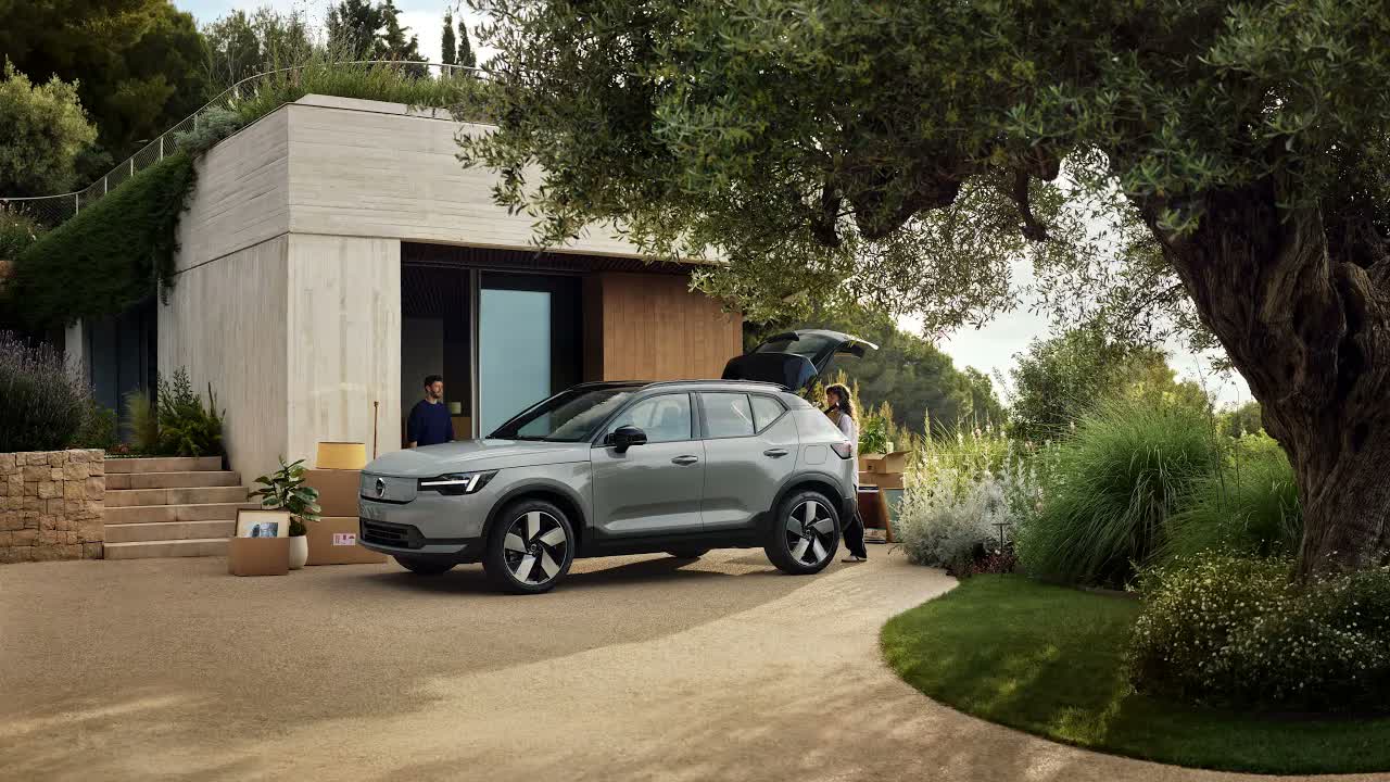 2026 Volvo EX40: Compact Electric SUV Now Spans 238 to 402 HP