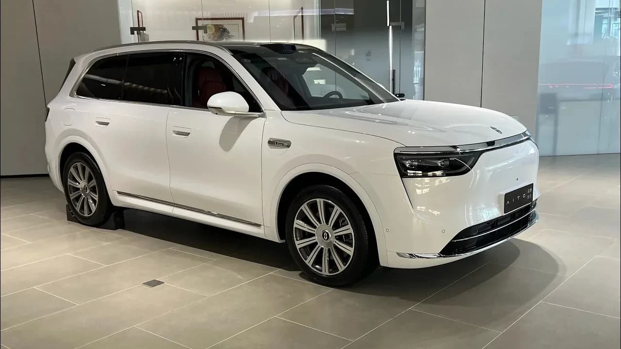 2026 AITO M8 REV: 6-Seat Family Flagship, Up to 526 hp, From $53,500 - View 2