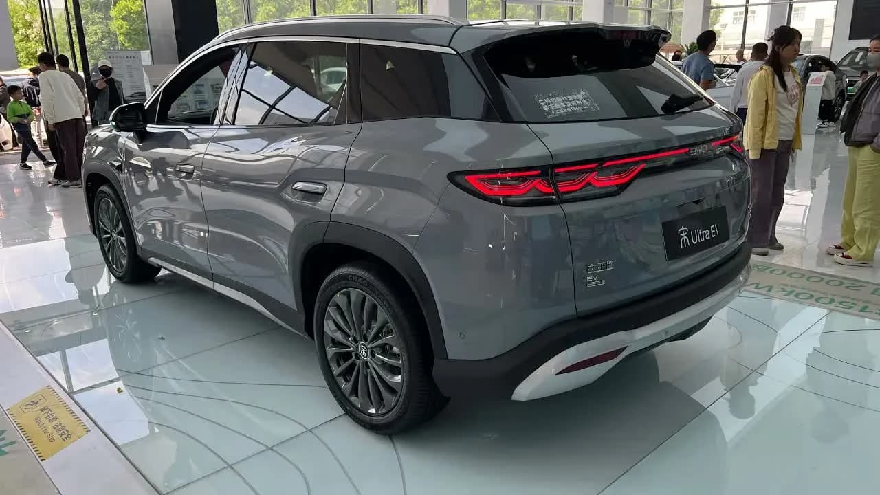 2026 BYD Song Ultra EV: 60,000 Orders for $22,000 EV SUV With 710 km - View 2