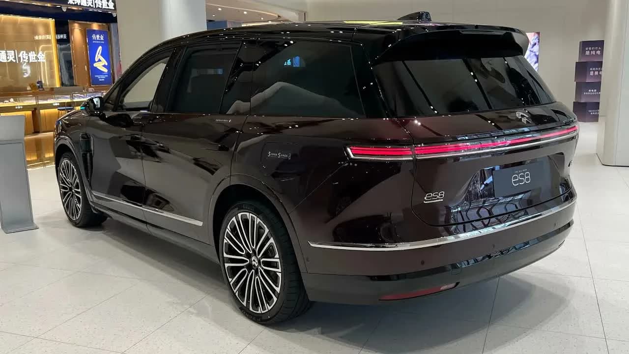 2026 NIO ES8: New 5-Seat Version Debuts NIO's Own AI Chip From $40,400