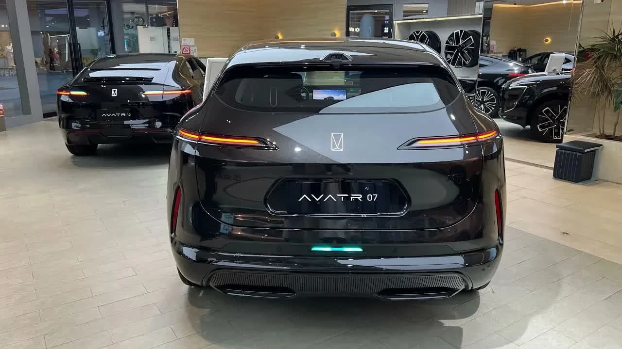 2026 Avatr 07: Huawei-Powered SUV With 1,200 km EREV Range - View 2