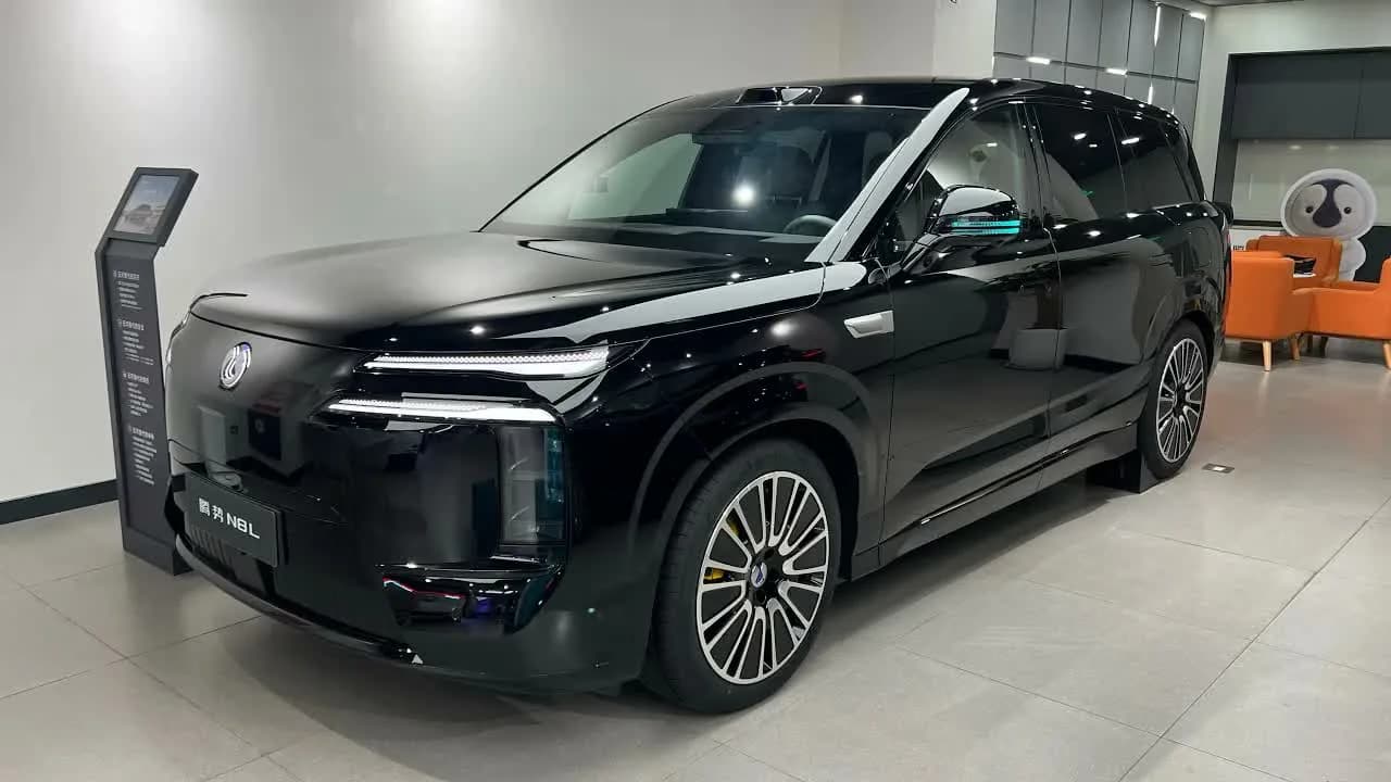 2026 Denza N8L Refresh: 751 hp Tri-Motor Flagship With 728 kW Flash Charging
