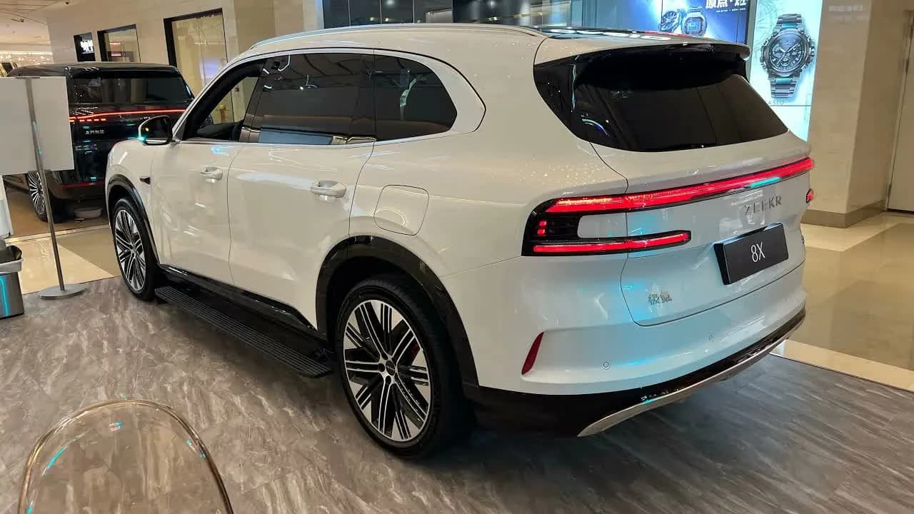 2026 ZEEKR 8X: 900V Hybrid SUV With 1,416 km Range From $45,806 - View 2