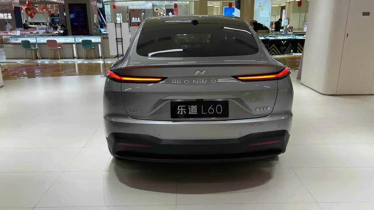 2026 NIO ONVO L60: 730 km Battery-Swap SUV With a 24GB Cockpit Chip - View 2