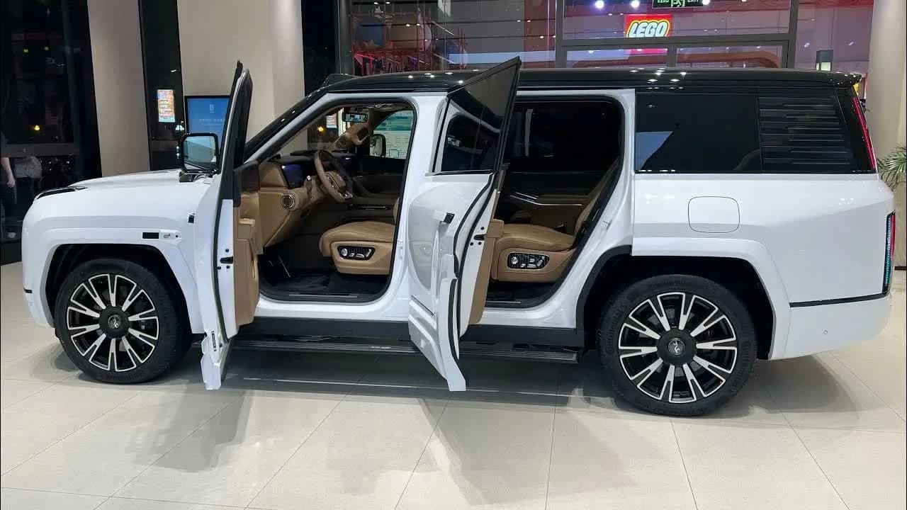 2026 BYD YangWang U8L: 1,180 HP Flagship SUV That Can Float, From $179,690