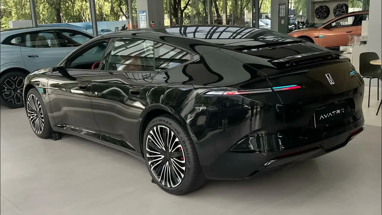 2026 AVATR 12 REV: Price Drops to $37,000, Now 1,270 km Range - View 3