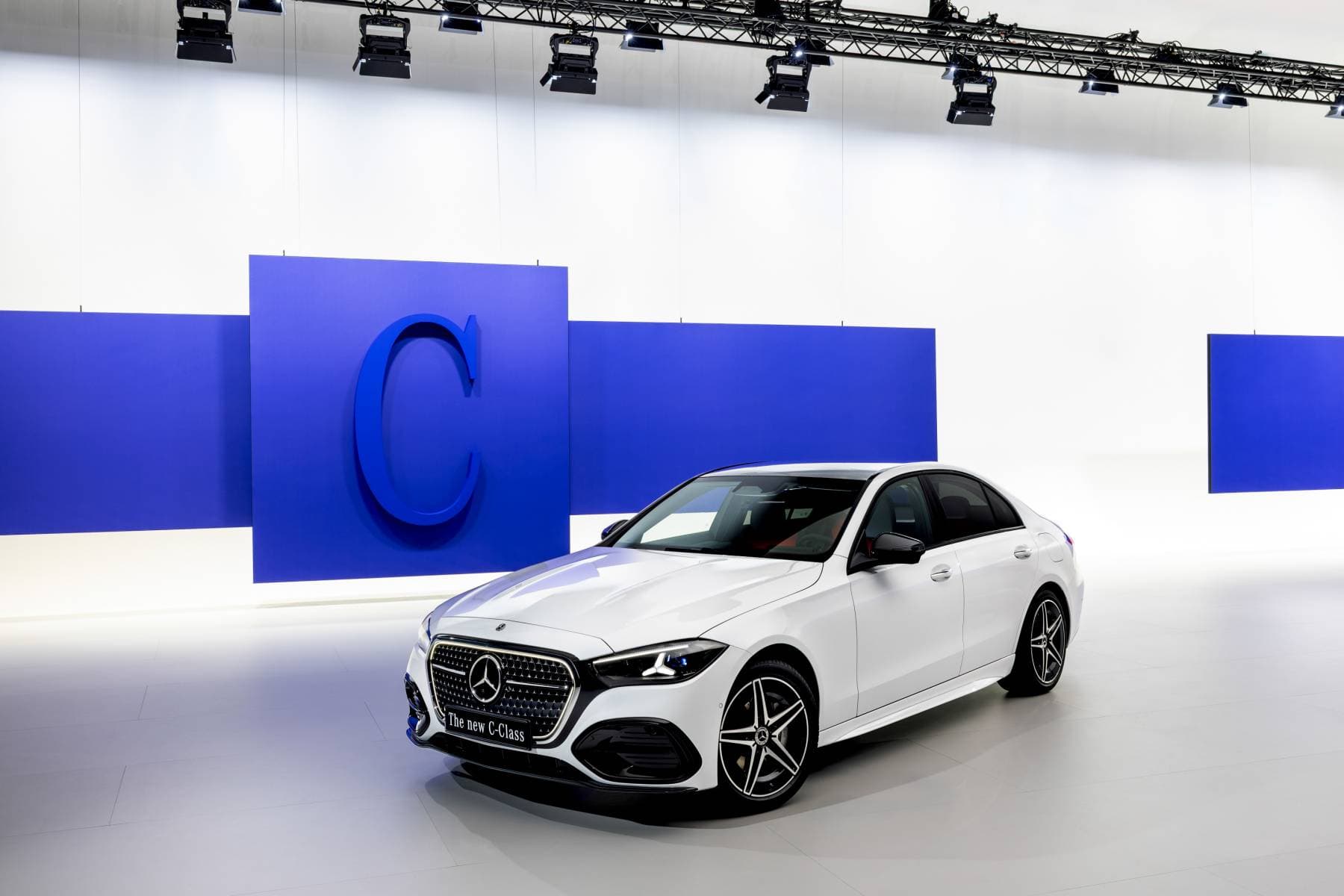 2026 Mercedes-Benz C-Class: Facelifted C 400 e PHEV Adds 395 HP, 100 km EV Range - View 2