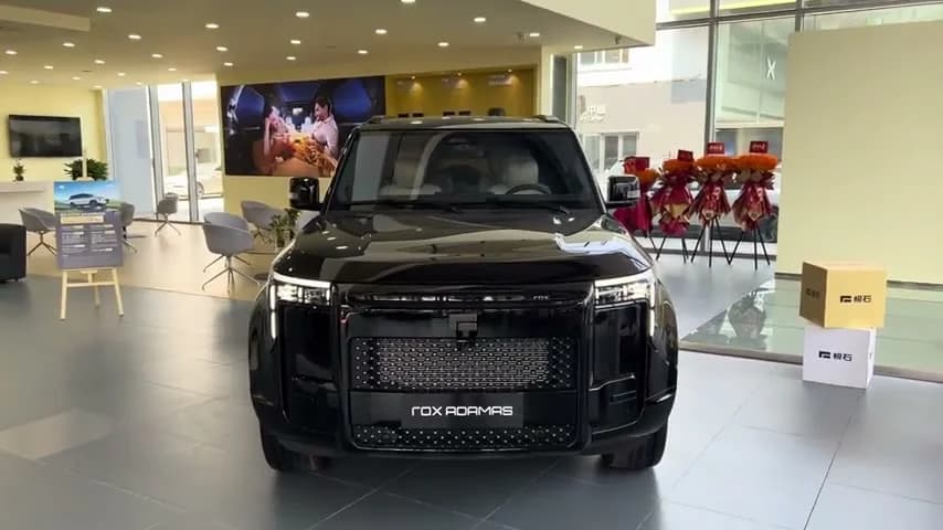 2026 ROX Adamas REV: 469 hp Off-Road Luxury SUV With 1,400 km Range - View 2