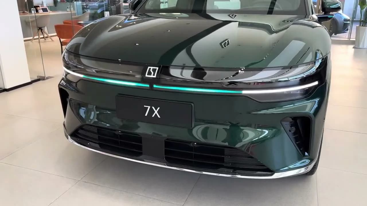 2026 ZEEKR 7X Facelift: 900V Architecture, 802 km Range and 795-HP Ultra From $31,800 - View 2