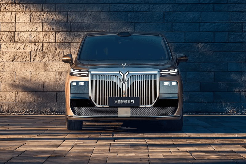 2026 Voyah Dream 9: 637 HP Flagship MPV Draws 30,000 Orders - View 2