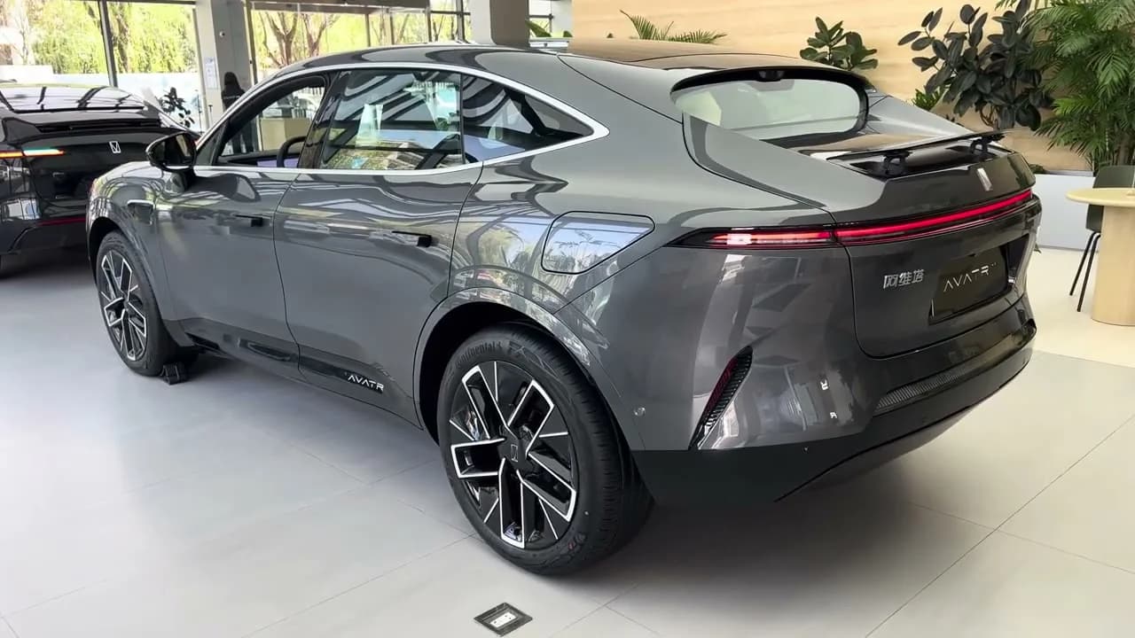 2026 AVATR 11: Now With Magnetic Suspension Standard Across the Range - View 2
