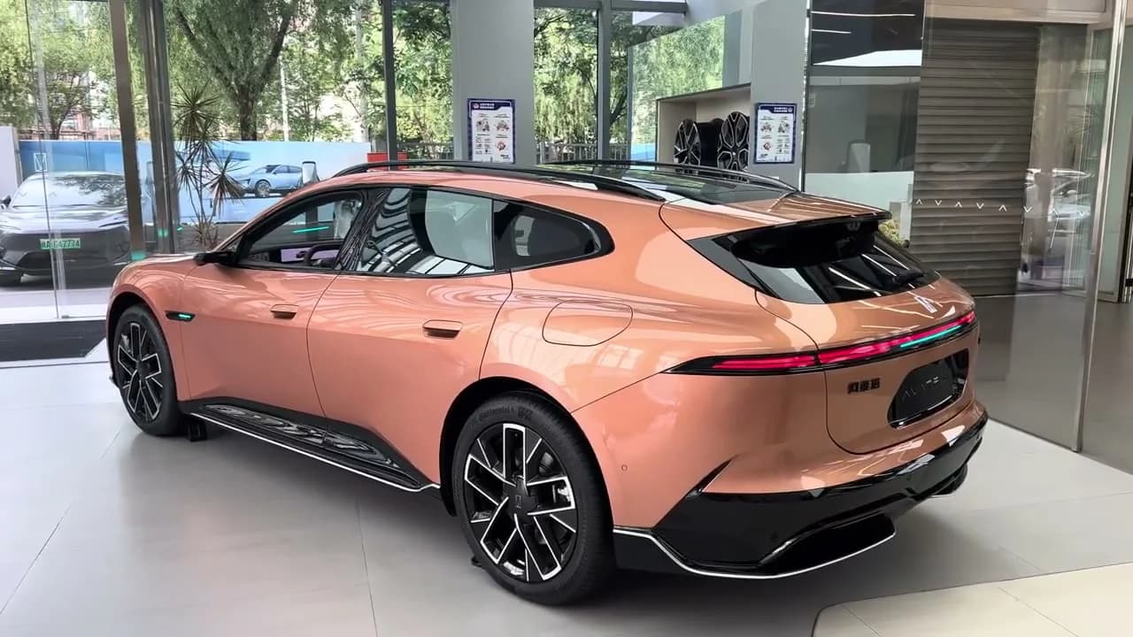 Avatr 06T EV: A 741 km Huawei-Powered Electric Wagon With Up to 955 hp, From ~$31,900 - View 2