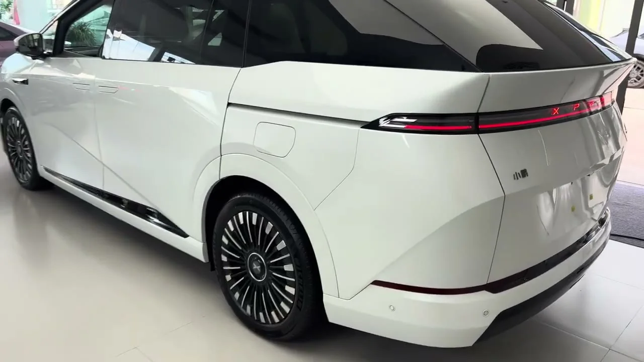Xpeng X9 Super Range-Extender: A 1,602 km 7-Seat Luxury MPV From ~$43,400 - View 2