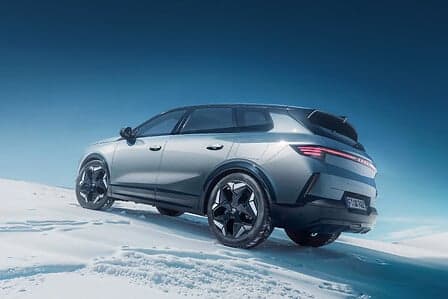 2026 Opel Grandland Electric AWD: 325 PS SUV Adds Dual-Motor Grip and 1,350 kg Towing - View 2
